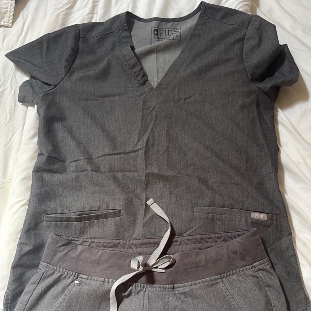 Figs Gray Scrub Set